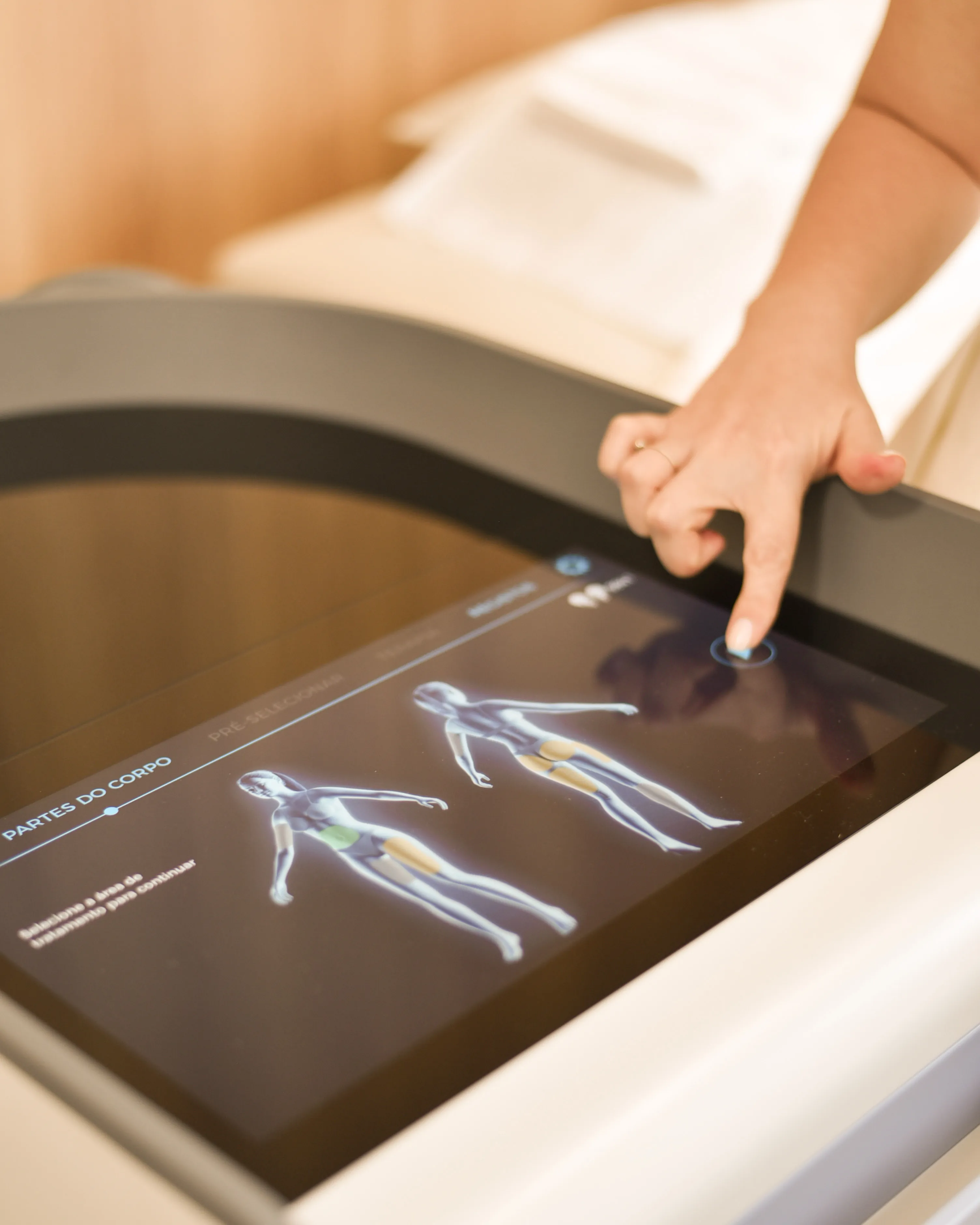 Tecnologia EMSCULPT NEO - Fortalecimento muscular e redução de gordura localizada com tecnologia avançada.